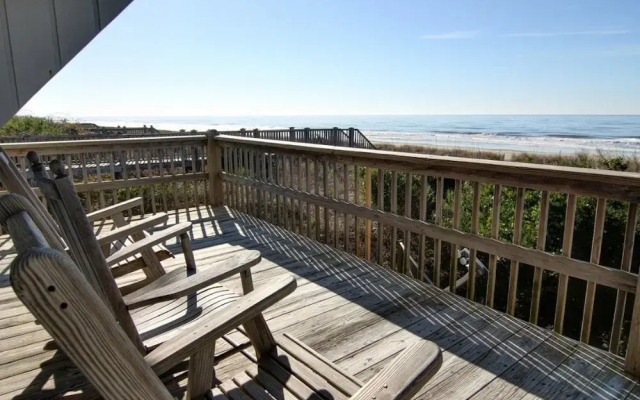 Westside- 3 Bedroom Home by RedAwning