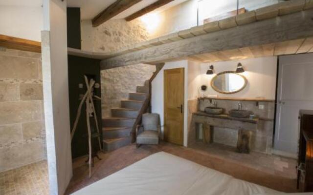 La Maison Des Baux Arts