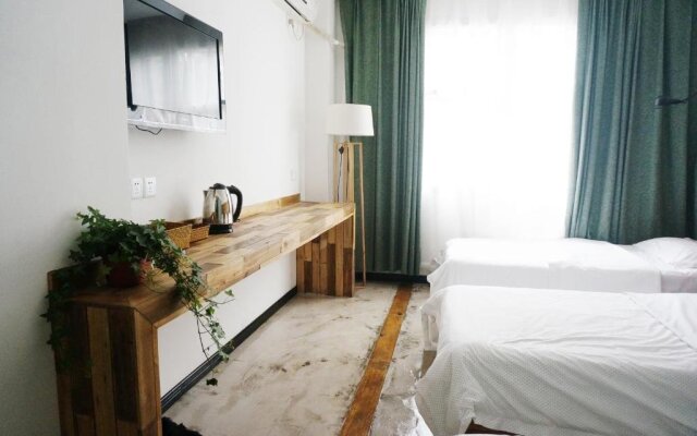 Chengdu Lazybones Lounge Hostel (Tianfu Square)