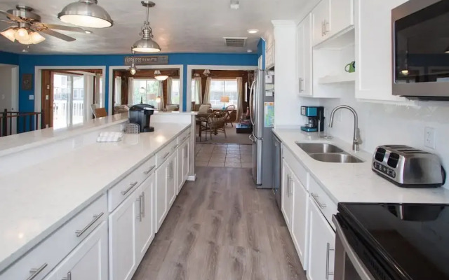 Dancing In The Moonlight - 6 Br Home