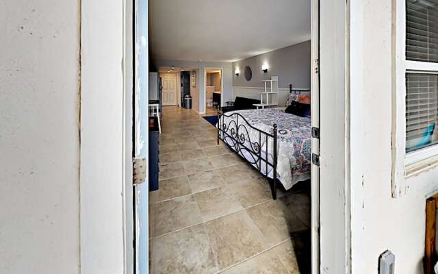 SeaBreeze 136 - 1 Br Condo