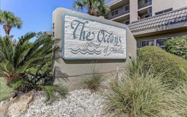 Renovated Seaside Condo with Gorgeous View of the Ocean by RedAwning