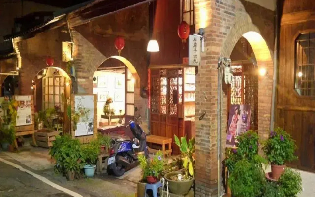 67 Old Street Backpacker Hostel