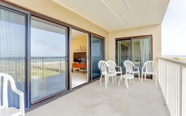 Convenience Direct Oceanfront Condo with Private Balcony by RedAwning