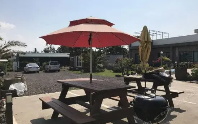 Seogwipo o Clock Pension