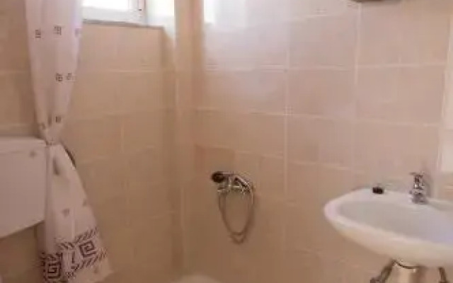 Elena Rooms & Apartments