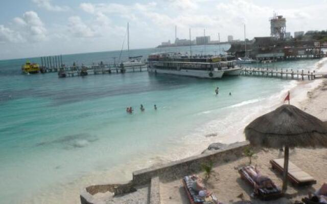 Cancun Beach Hideaway