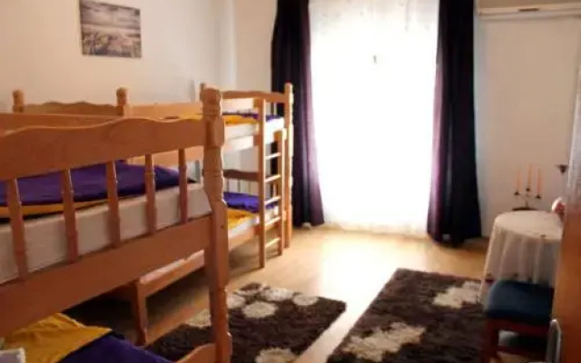 Hostel Tarik