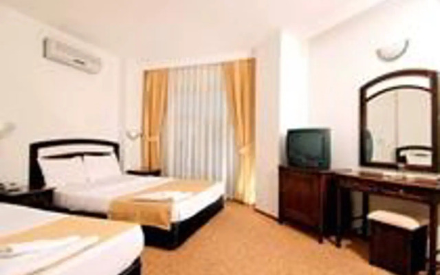 Club Golden Lady Hotel