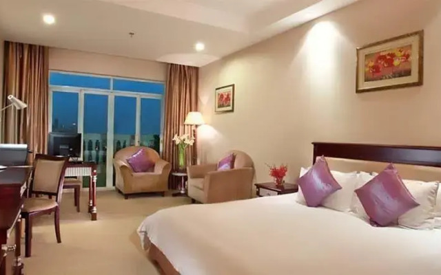 Crystal Rose Hotel