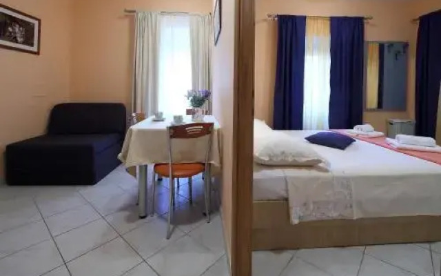 La Familia Apartments