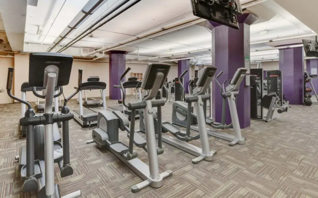 Global Luxury Suites in Downtown Cleveland