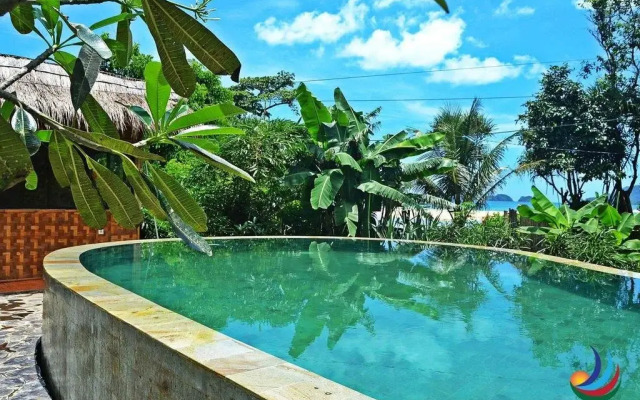 Mojosurf Camp Red Island