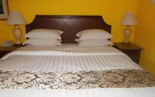 Seaside Suites and Hotel