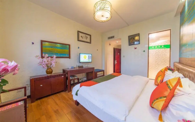 Lijiang Shishan Zhuyuan Hotel