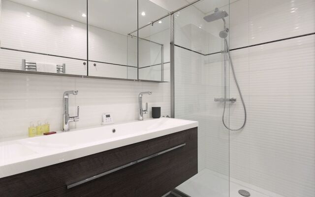 Chalet Suisse The Library