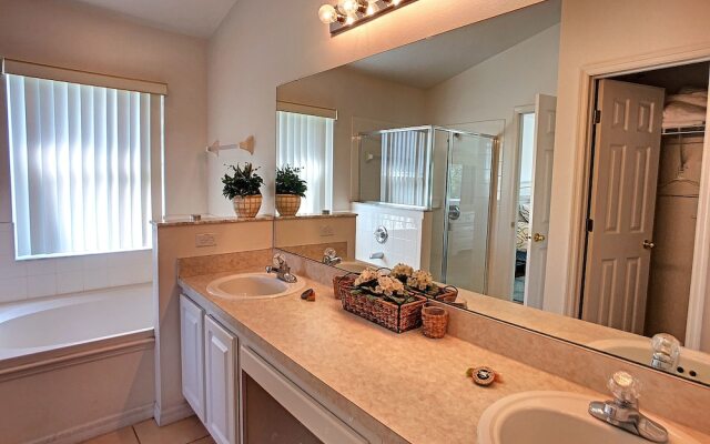 446 Lake Shore Parkway