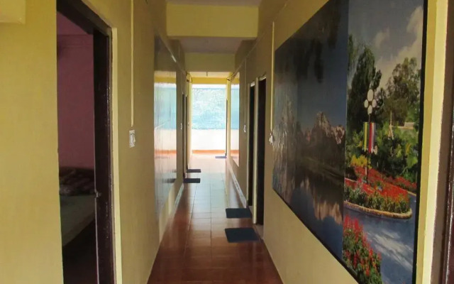 Adarsh Hotel
