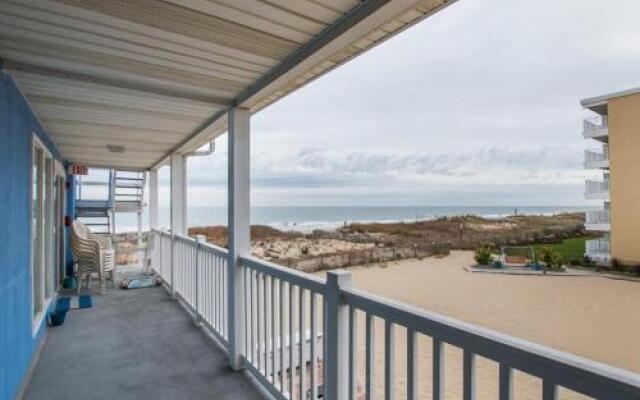 46th St Windjammer 201 2Br Condo