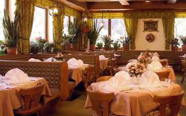 Gasthof Pension Alpenrose