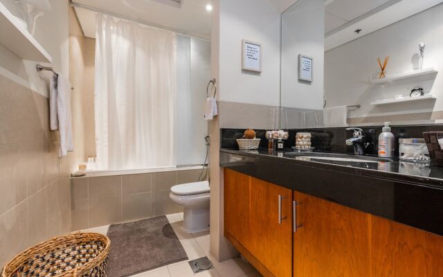 City Nights Holiday Homes- 8 BLVD Walk Tower