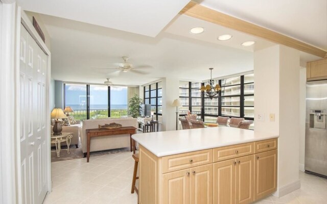 380 Seaview Ct. 2 Br Condo