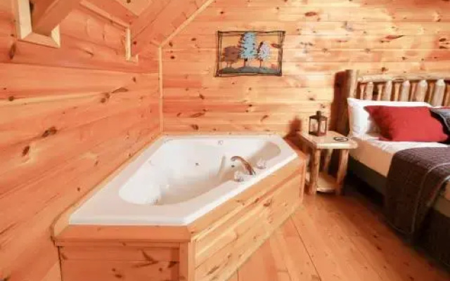 4662 Nottingham Heights Way Cabin