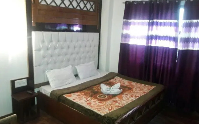 Hotel Laljee