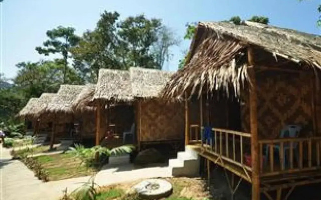 Phutawan Bamboo Bungalow