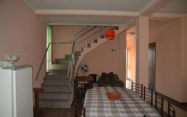 Tiniko Guest House