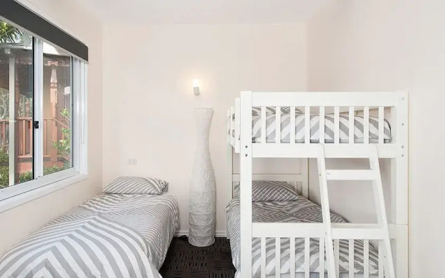 Idle Days, 3 Achilles Street