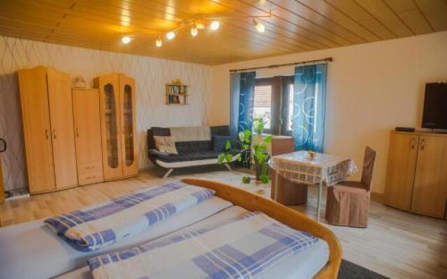 Zimmer zur ehemaligen Weinstube