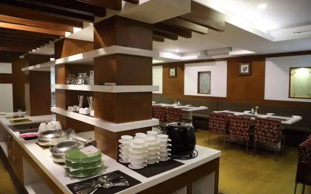 Maple Tree Hotel