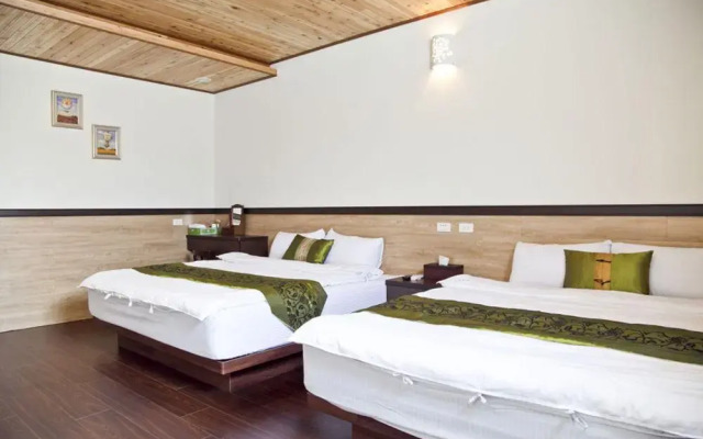 Wing Tea Garden Bed and Breakfast