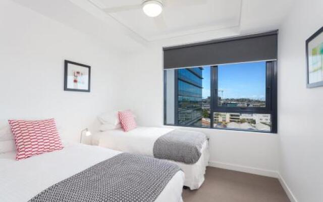 Keeping Cool on Connor - Executive 2BR Fortitude Valley apartment with pool and views