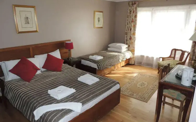 Tarvic2 Hotel