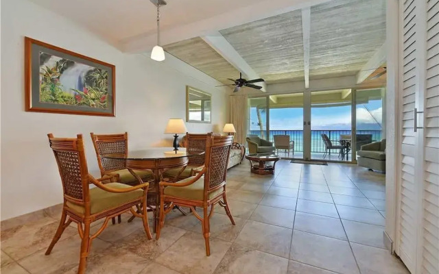 Lokelani #A205 - 2 Br condo by RedAwning