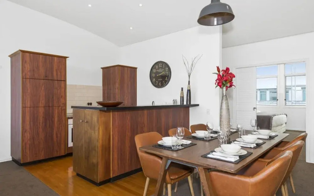 2BR 2 Level Penthouse with Seaviews