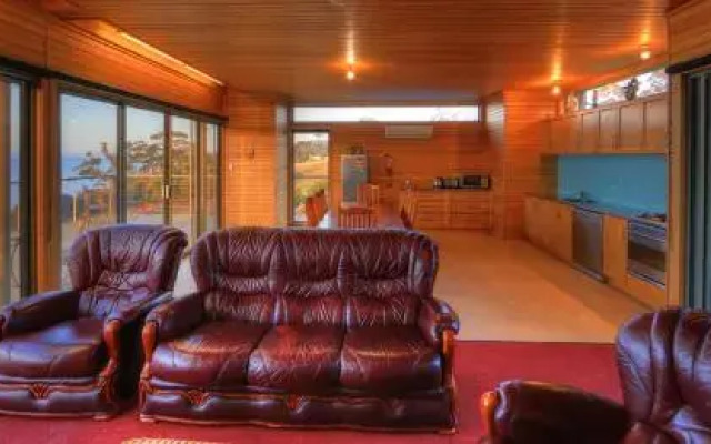 Captains Cabin Bligh Point on Bruny Island