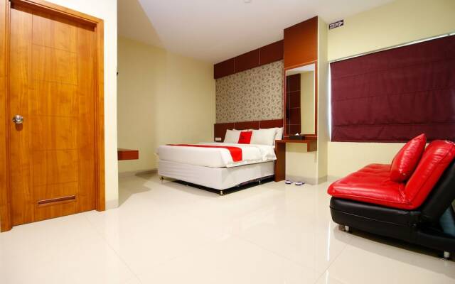 RedDoorz Premium near Nipah Mall