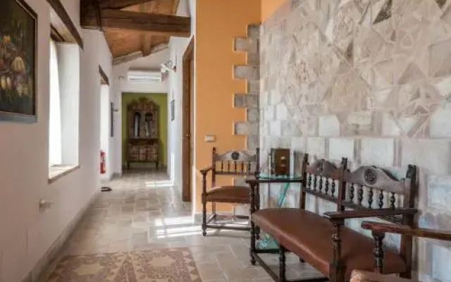 Chigio Country House Village