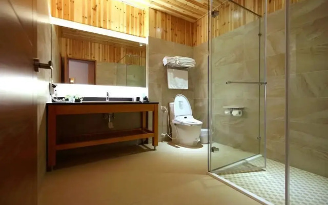 Golden Paddy Hostel