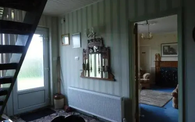 Heather Lodge Country House