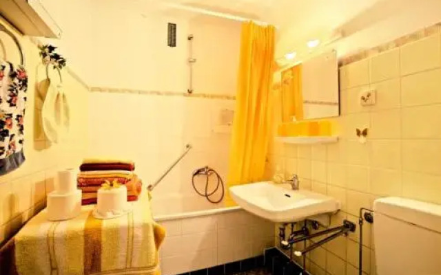 Fair & Easy Stay (3162)