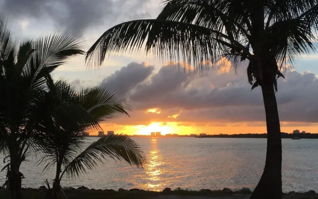 Miami Beach Intracoastal Apartments By Globe Quarters