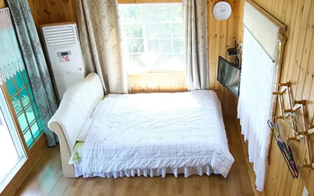 Jeju Neulpooreun House Pension