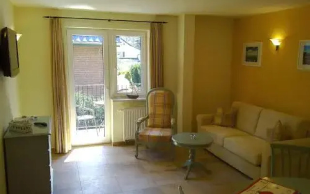 Apartmenthaus Hus Übi by Rujana