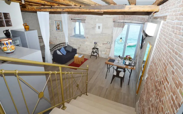 Arnolongo Sea View Studio