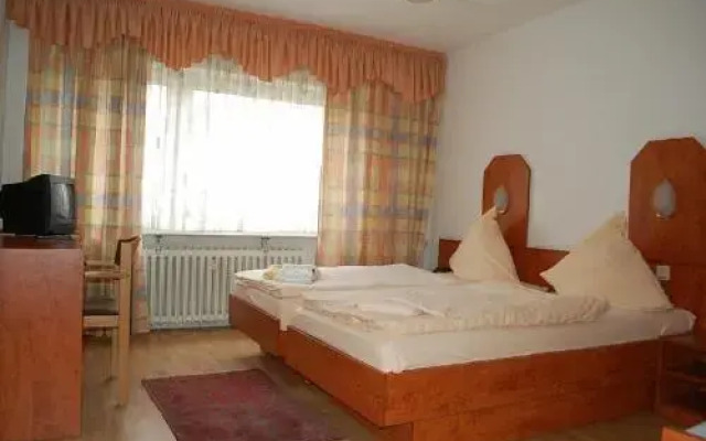 Hotel Adonis