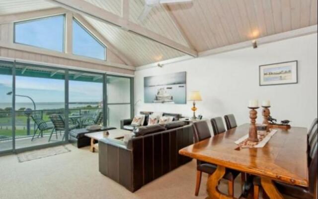 The Beach Lounge Holiday House